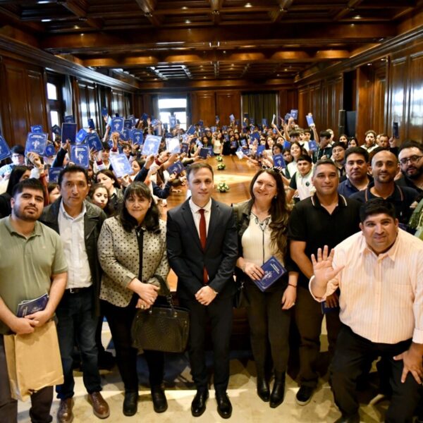 Alumnos de los departamentos Río Hondo, Salavina, Figueroa y Robles visitaron Casa de Gobierno
