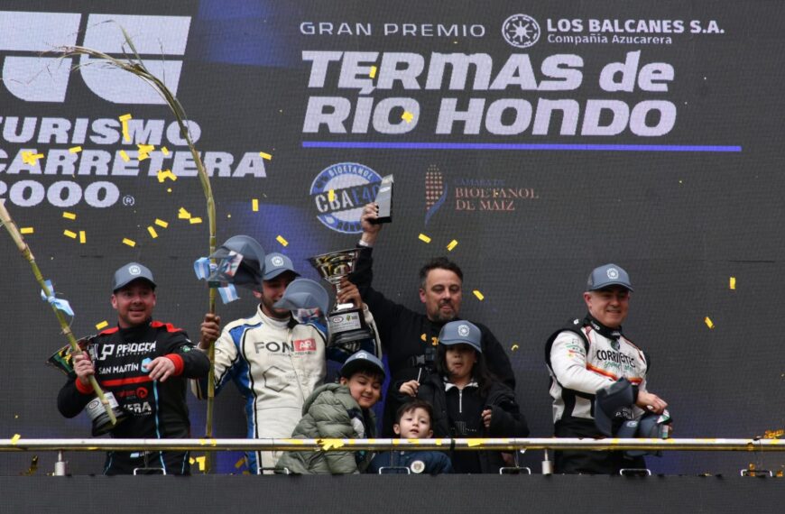 El Autodromo de Las Termas de Rio Hondo vivio un fin de semana a pura velocidad con el Turismo Pista y el Turismo Carretera 2000