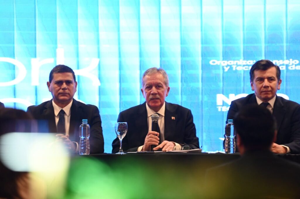 El Gobernador Elías Suárez participó de la apertura del II Workshop “Ciencia e Industria desde el territorio” en el Nodo Tecnológico El Gobernador Elías Suárez participó de la apertura del II Workshop “Ciencia e Industria desde el territorio” en el Nodo Tecnológico