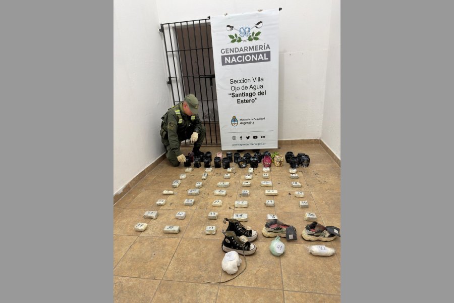 Incautación de casi 10 kilos de cocaína ocultos en zapatillas y jarrones durante un operativo en Ojo de Agua