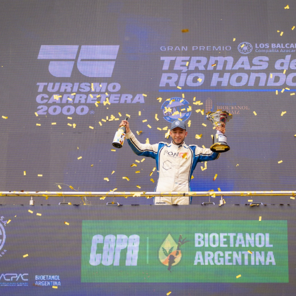 Triunfo de Mario Valle en el Circuito Internacional de Las Termas de Río Hondo con el uso experimental de E40