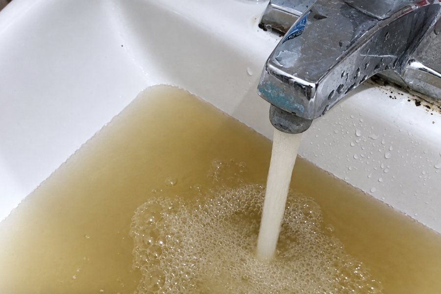 Vecinos del barrio Parque del Río I denuncian irregularidades en la coloración del agua de red Vecinos del barrio Parque del Río I denuncian irregularidades en la coloración del agua de red