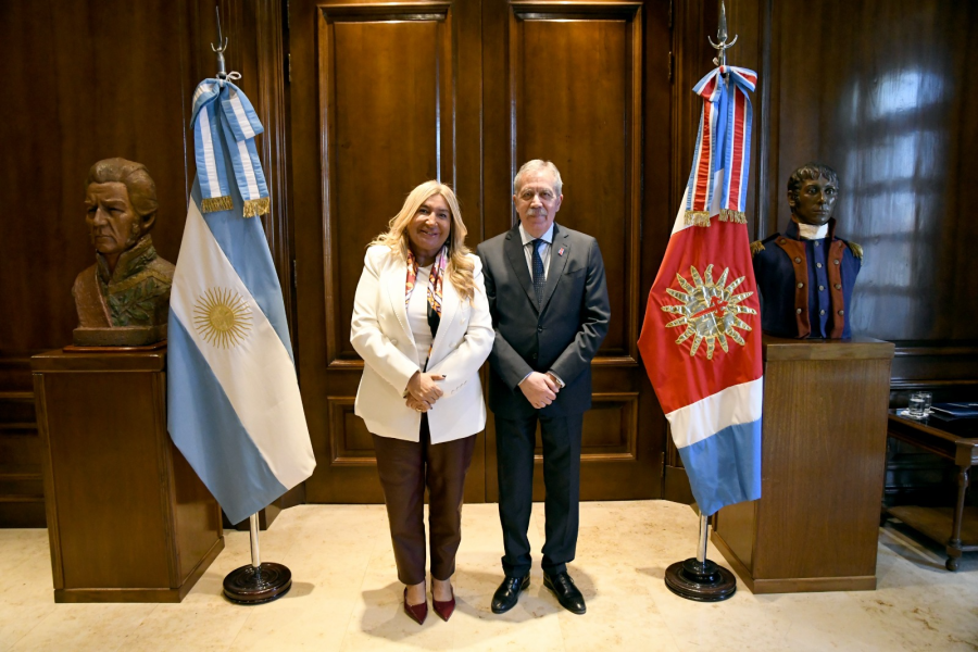 El gobernador Elías Suárez recibió a la presidenta de la Federación Argentina de la Magistratura El gobernador Elías Suárez recibió a la presidenta de la Federación Argentina de la Magistratura