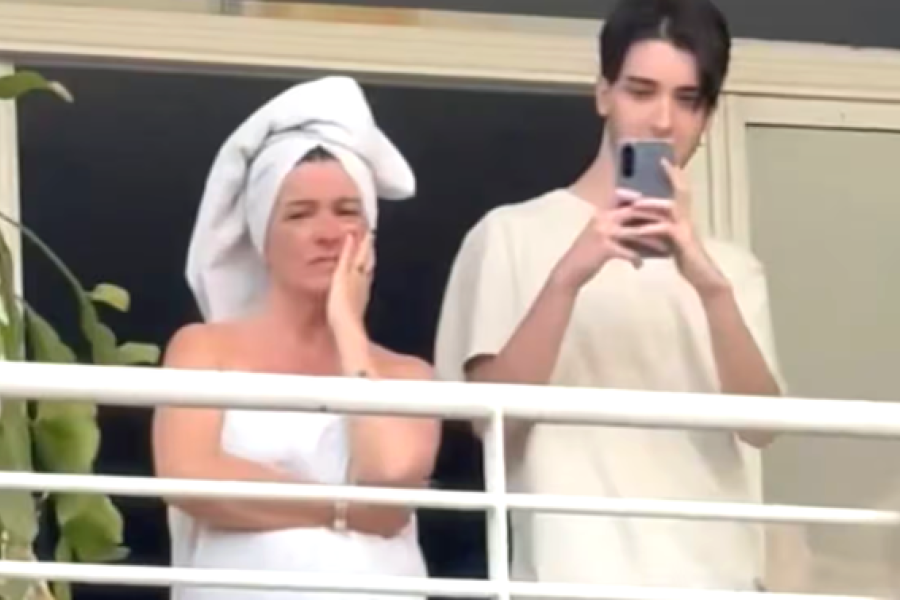Una curiosa escena se volvió viral tras la visita oficial del Javier Milei a Bahía Blanca Una curiosa escena se volvió viral tras la visita oficial del Javier Milei a Bahía Blanca
