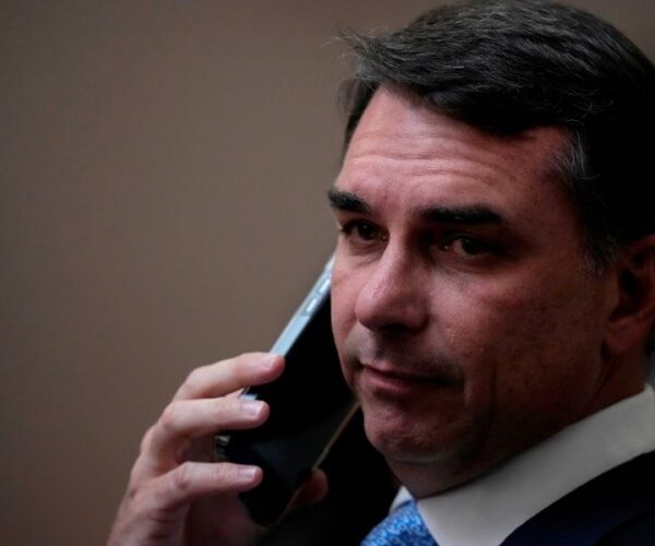 Jueces con menos margen, responsabilidad penal desde los 16 y adiós a la reelección: lo que Flávio Bolsonaro quiere cambiar en Brasil