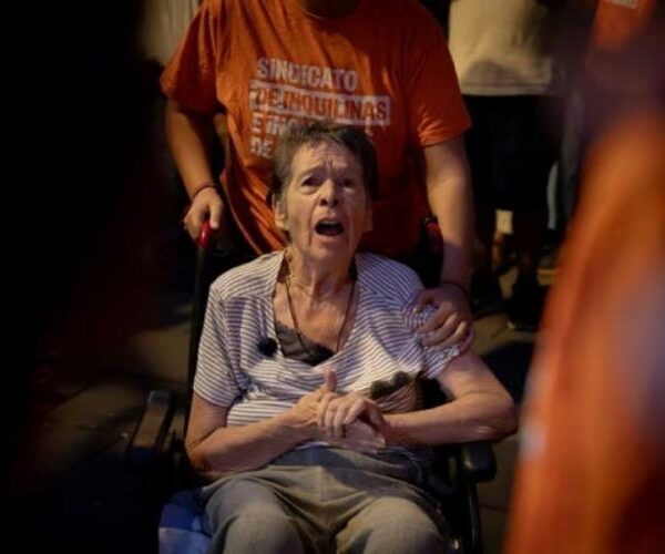 Conflicto social y crisis parlamentaria en España tras el desahucio de una inquilina octogenaria en Madrid