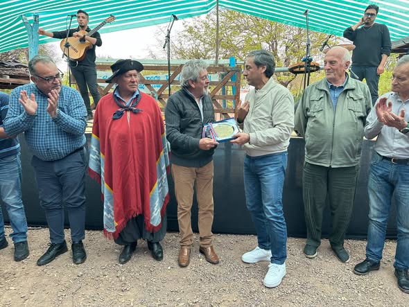 Declararon Visitante Distinguido al músico Daniel Altamirano durante un encuentro cultural en Herrera