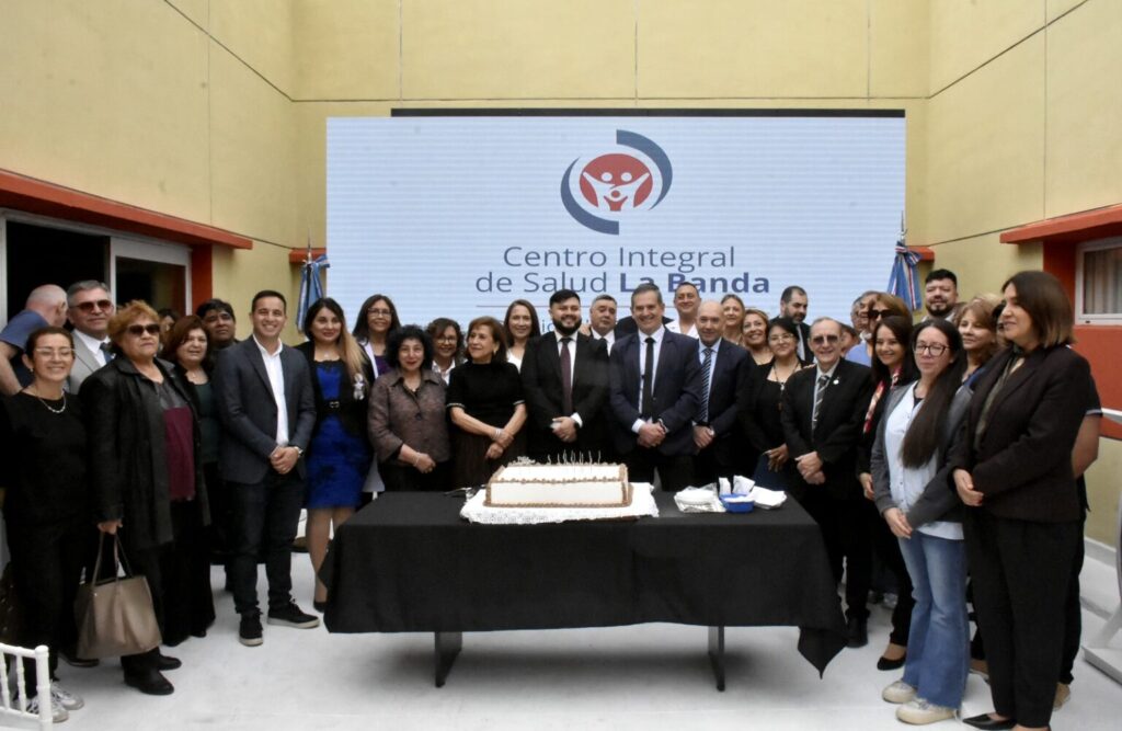 El Centro Integral de Salud Banda conmemoró su 11° aniversario con un acto institucional y la firma de convenios estratégicos El Centro Integral de Salud Banda conmemoró su 11° aniversario con un acto institucional y la firma de convenios estratégicos