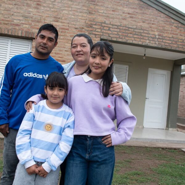 El IPVU entregó viviendas a 20 familias en la localidad de Mansupa