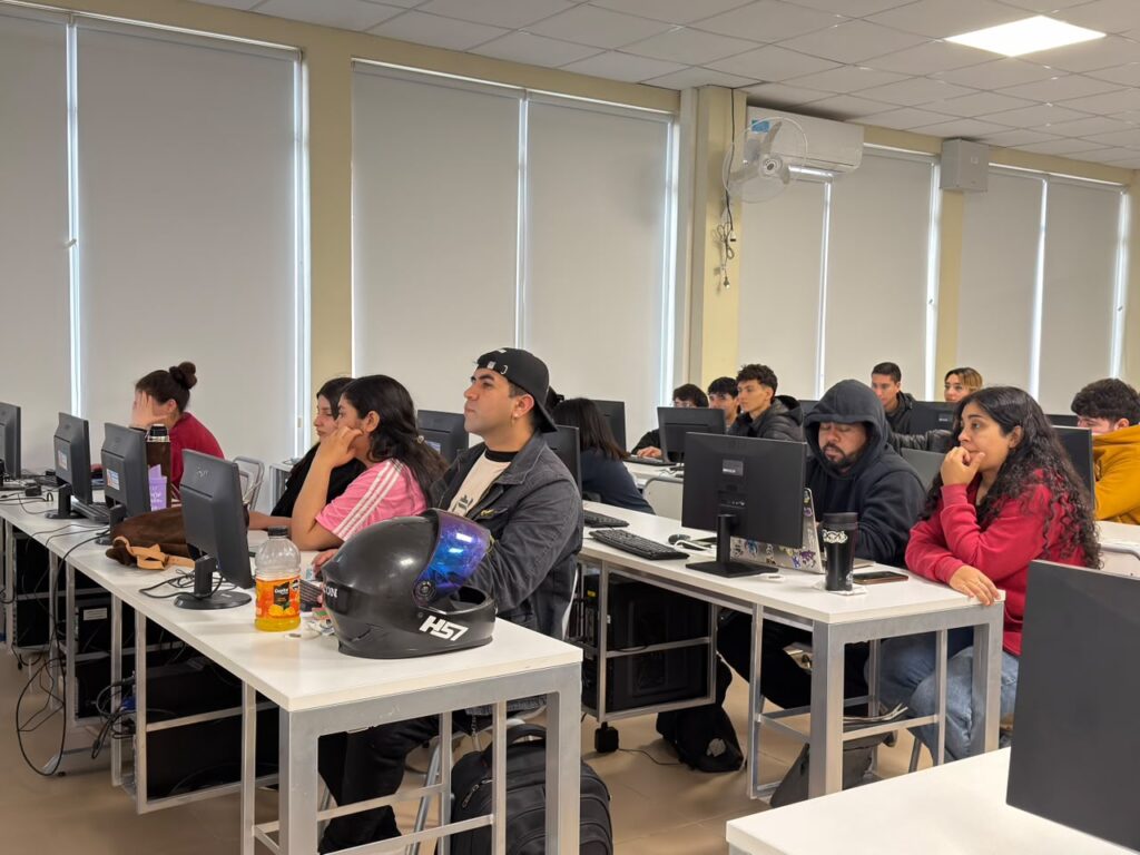 Continúan los cursos del programa “Santiago Crece con Vos” en el ITSE Continúan los cursos del programa “Santiago Crece con Vos” en el ITSE