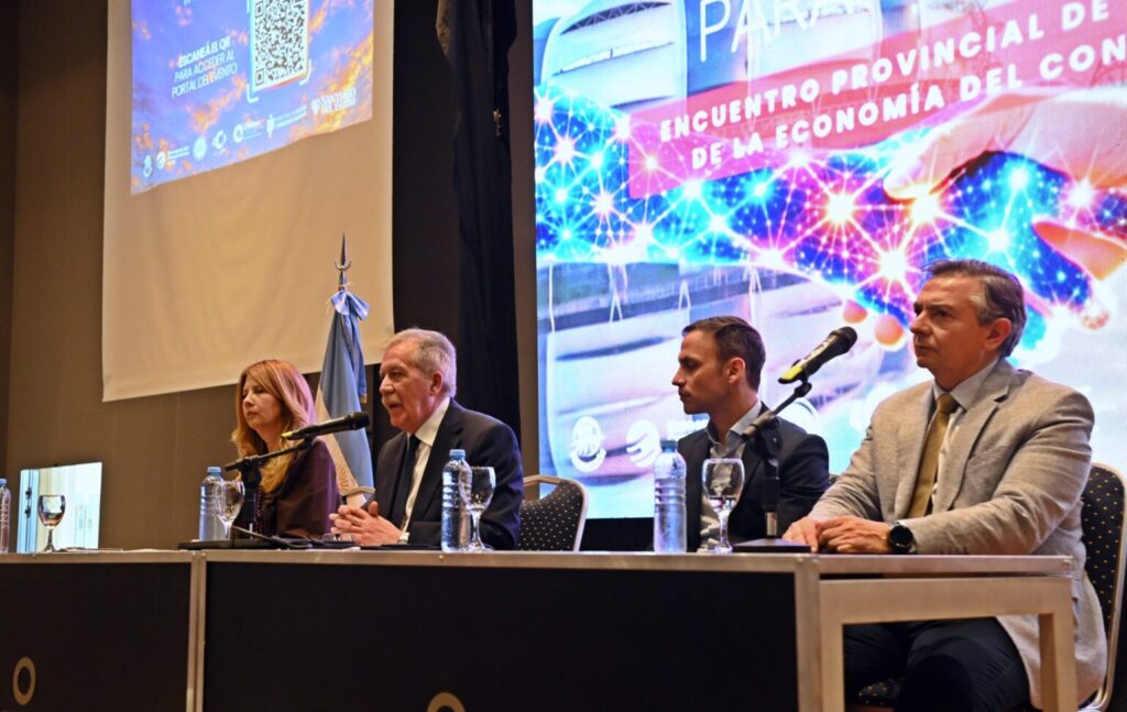 El Gobernador participó del Encuentro Provincial de vinculación de la Economía del Conocimiento “Conectar para innovar” El Gobernador participó del Encuentro Provincial de vinculación de la Economía del Conocimiento “Conectar para innovar”