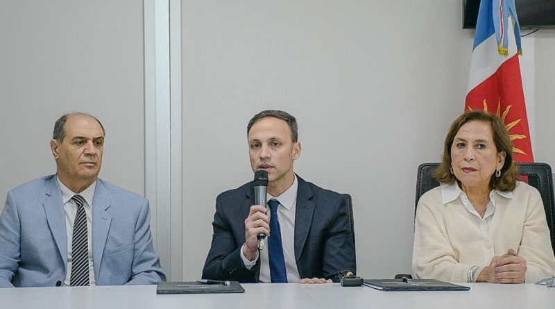 La provincia y el Consejo Médico firmaron un protocolo de asistencia técnica para fortalecer la formación quirúrgica de profesionales de la salud