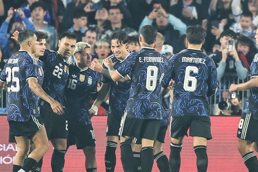 Argentina goleó 7-0 a Burkina Faso en el Monumental en la antesala del partido de despedida de Lionel Messi Argentina goleó 7-0 a Burkina Faso en el Monumental en la antesala del partido de despedida de Lionel Messi