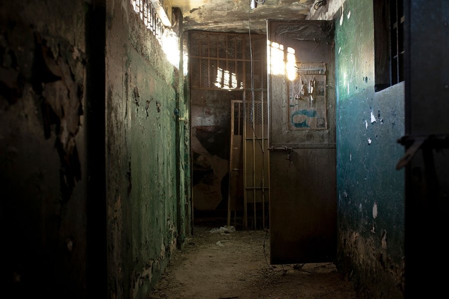 Secuestran elementos punzantes y objetos prohibidos tras una requisa en los calabozos de la Comisaría 45 Secuestran elementos punzantes y objetos prohibidos tras una requisa en los calabozos de la Comisaría 45