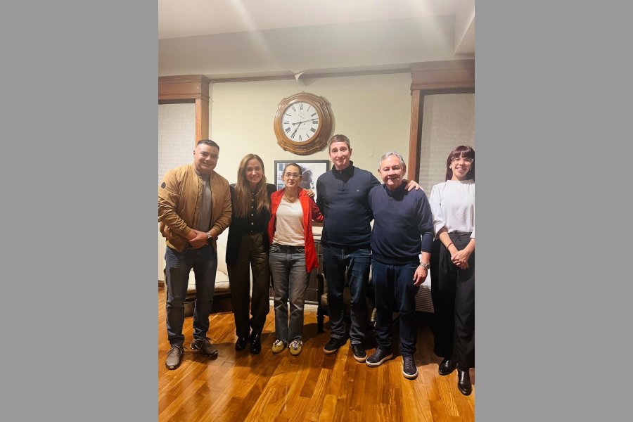 Intendentes mantuvieron un encuentro de trabajo con Victoria Tolosa Paz en la previa de la asamblea de la FAM Intendentes mantuvieron un encuentro de trabajo con Victoria Tolosa Paz en la previa de la asamblea de la FAM