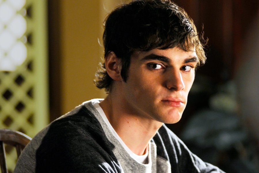 Murió RJ Mitte, el Flynn de «Breaking Bad»: su representante confirmó que se quitó la vida a los 34 años