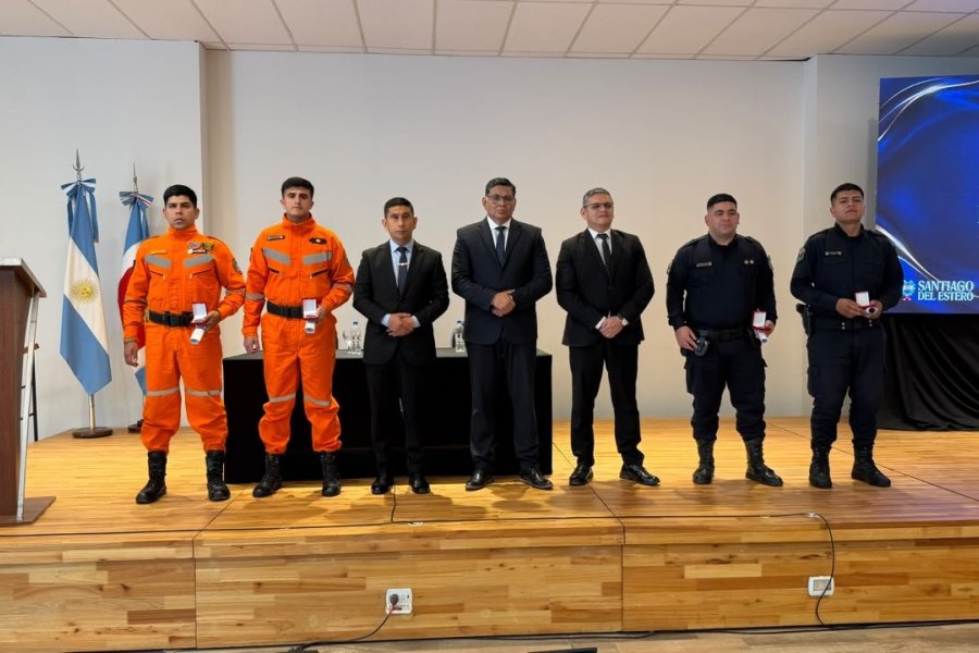 Un dron con cámara térmica y una perrita fueron claves para hallar a una abuela de 84 años perdida en el monte de Ibarra: reconocieron a los seis policías del rescate