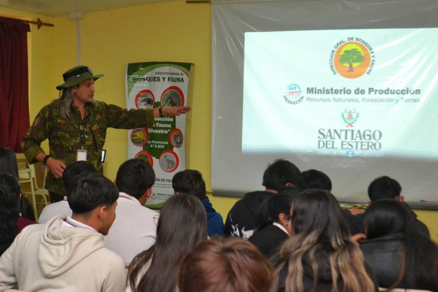 Alumnos de Monte Quemado aprendieron cómo se protege la fauna silvestre de la mano de los guardafaunas Alumnos de Monte Quemado aprendieron cómo se protege la fauna silvestre de la mano de los guardafaunas