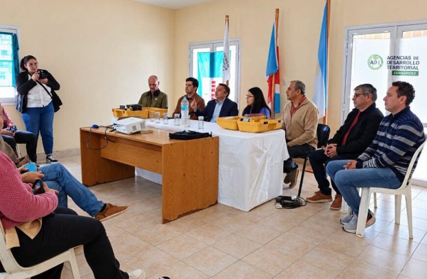 Fernández albergó la primera capacitación en nivelación láser para el sector agrícola
