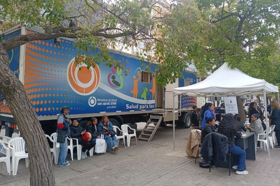 La Fundación Mujer y el Ministerio de Salud realizan operativos de mamografías gratuitas en Plaza Libertad
