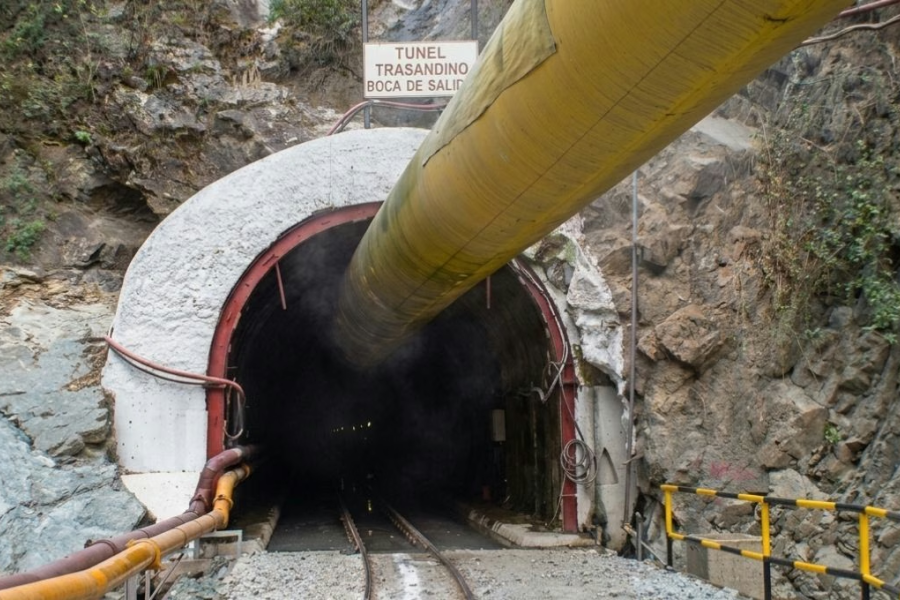 El proyecto Olmos atravesó casi 20 kilómetros de los Andes para irrigar el desértico valle de Lambayeque en Perú El proyecto Olmos atravesó casi 20 kilómetros de los Andes para irrigar el desértico valle de Lambayeque en Perú