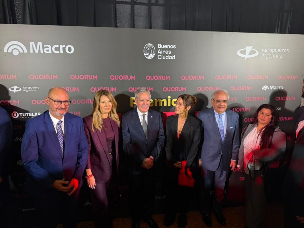 Premios Quorum 2026: Elías Suárez entregó a su par de Misiones el premio al Mejor Proyecto Judicial en la UBA Premios Quorum 2026: Elías Suárez entregó a su par de Misiones el premio al Mejor Proyecto Judicial en la UBA